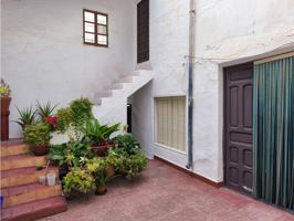 Se vende casa junto a Iglesia de Santa María photo 0