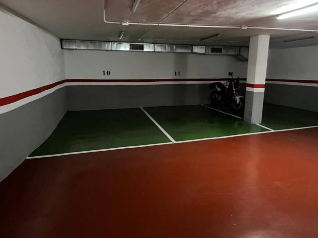 Amplia plaza de parking en Esplugues de LLobregat photo 0