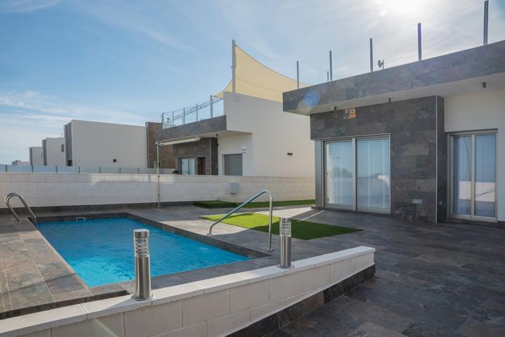 VILLA CONTEMPORANEA CERCA DE VILLAMARTIN- CON SÓTANO photo 0