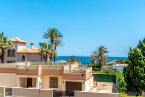 Chalet cerca del mar, en una de las mejores zonas exclusivas de Torrevieja, La Veleta. photo 0