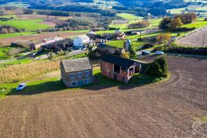CASA DE PIEDRA CON EXTENSA FINCA photo 0