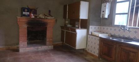 se vende casa de piedra para reformar en loentia castro de rei photo 0