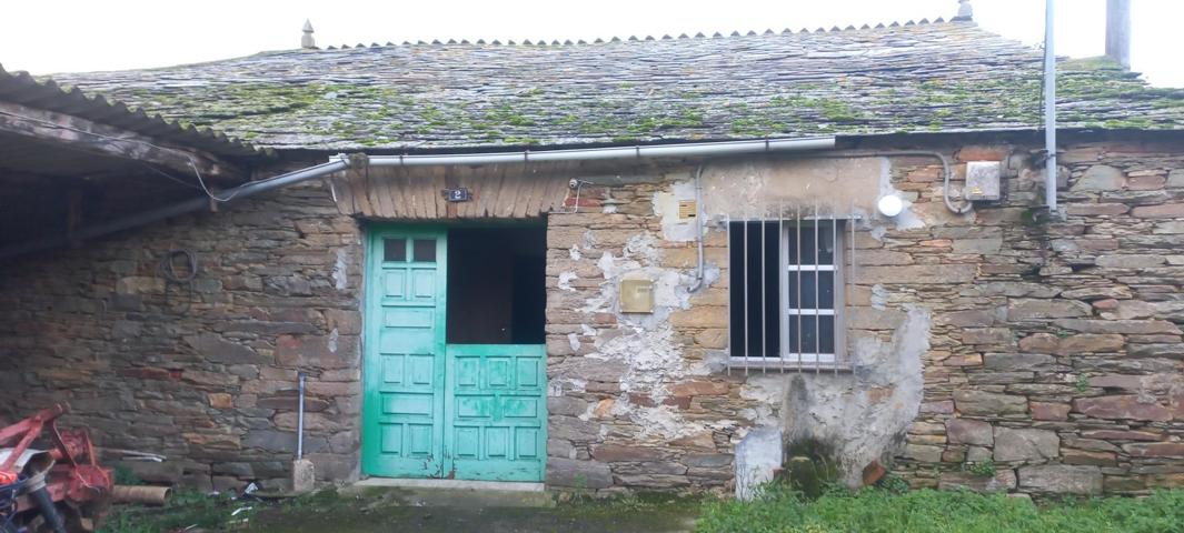 se vende casa de piedra para reformar en loentia castro de rei photo 0