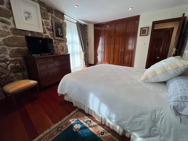 AMPLIO CHALET CON TERRENO Y PISCINA photo 0