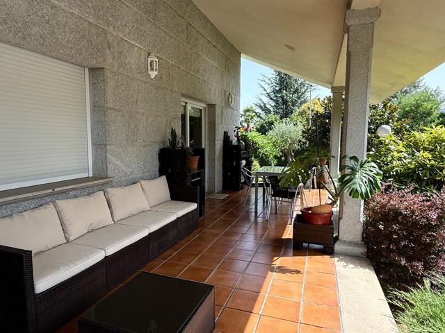 CASA CON TERRENO Y PISCINA EN A DERRASA photo 0