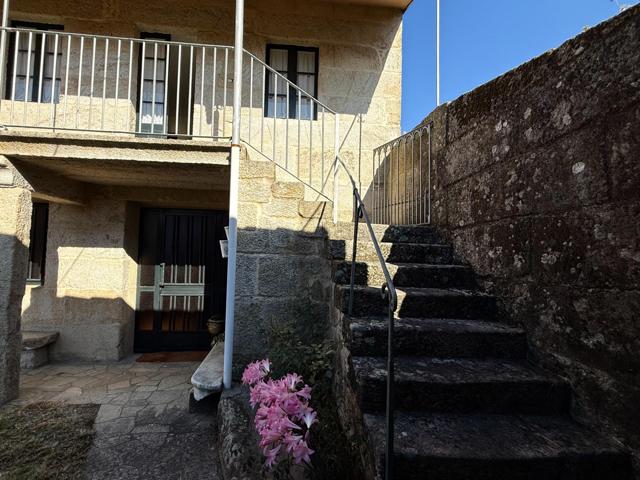 VENTA DE CASA EN O CARBALLIÑO photo 0