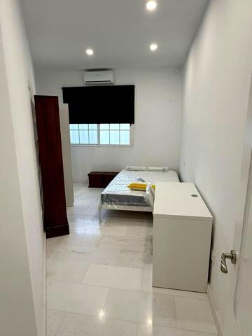 Habitación moderna con todas las comodidades photo 0