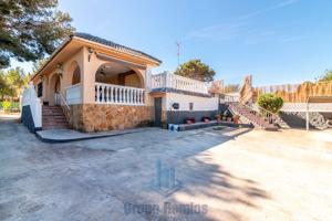 ¡¡¡ FANTASTICO CHALET CON AMPLIA PARCELA!!! photo 0