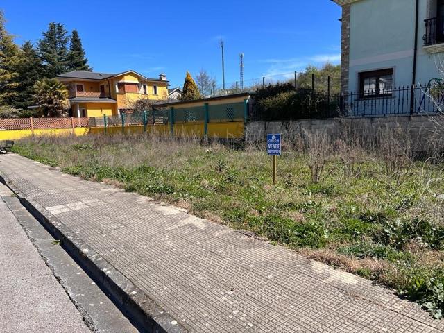 SE VENDE SOLAR EN CACABELOS CON 50 METROS DE FACHADA photo 0