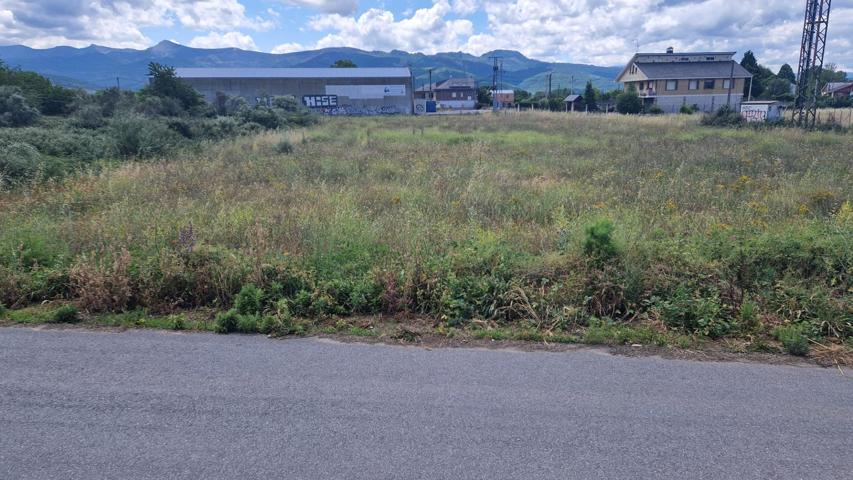 SE VENDE TERRENO RUSTICO FRANTE A LA ITV DE PONFERRADA. photo 0