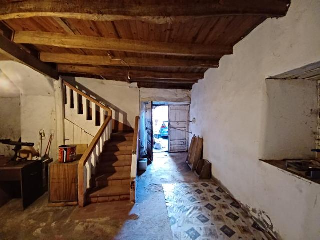 CASA DE PIEDRA CON TERRENO EN RIEGO DE AMBROS. MOLINASECA photo 0