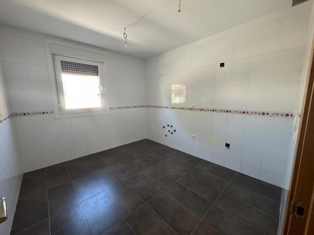 SE VENDE PISO A ESTRENAR EN CUATROVIENTOS- PONFERRADA photo 0