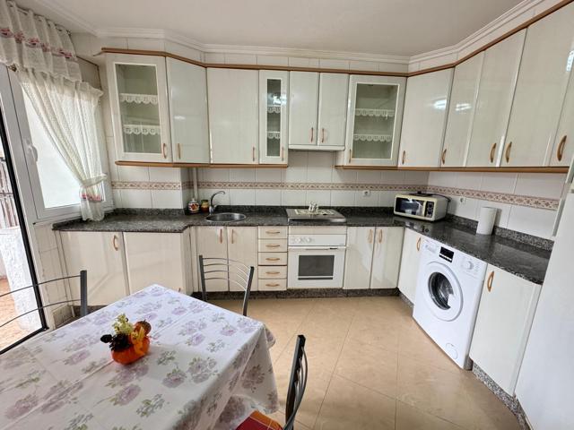 SE VENDE PISO JUNTO A PLAZA FERNANDO MIRANDA photo 0