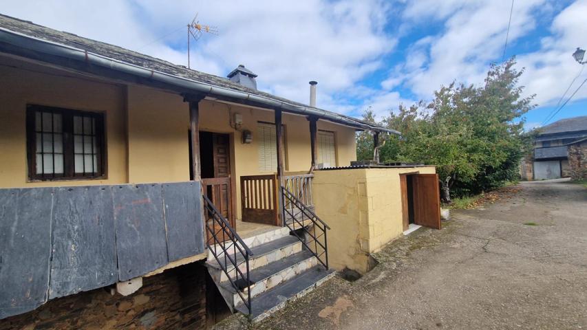 SE VENDE CASA DE PIEDRA CON TERRERNO EN VALDELALOBA photo 0