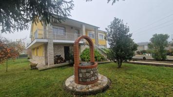 SE VENDE CHALET EN PERFECTO ESTADO EN DEHESAS photo 0