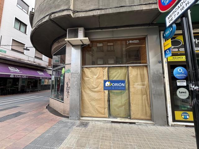 SE ALQUILA LOCAL EN PLENO CENTRO DE PONFERRADA. MUY COMERCIAL photo 0