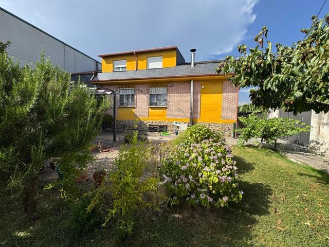 SE VENDE CHALET INDENDIENTE EN COLUMBRIANOS LISTO PARA ENTRAR A VIVIR photo 0