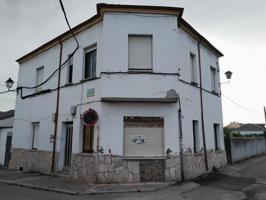 CASA CON TERRENO EN COMPOSTILLA photo 0