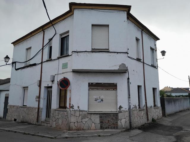 CASA CON TERRENO EN COMPOSTILLA photo 0