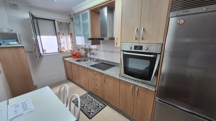 SE VENDE APARTAMENTO EN PLENO CENTRO DE PONFERRADA. IDEAL INVERSORES photo 0