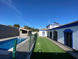 Casa en Vega del Golf con 5 dormitorios, piscina y cocina con isla photo 0