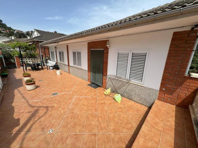SANTA COLOMA DE CERVELLO CASA A LA VENTA photo 0