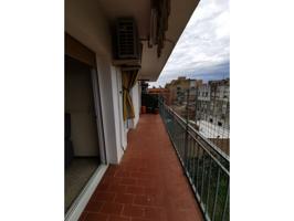 Piso céntrico en venta en Figueres photo 0