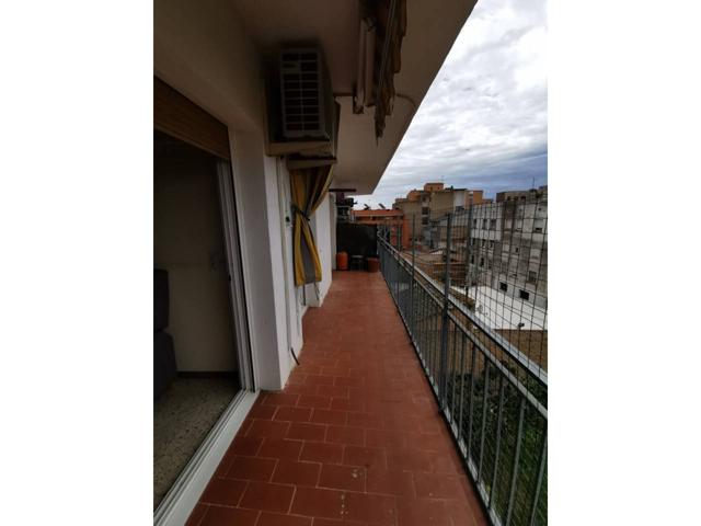 Piso céntrico en venta en Figueres photo 0