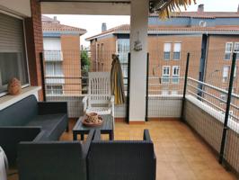 Ático con plaza de parking en venta en Figueres photo 0