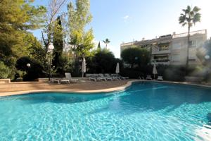 PLANTA BAJA EN LA BONANOVA CON JARDIN , PISCINA ,GARAJE Y TRASTERO photo 0
