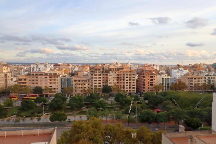 PISO AMPLIO, LUMINOSO, CENTRICO CON TERRAZA Y VISTAS DESPEJADAS photo 0