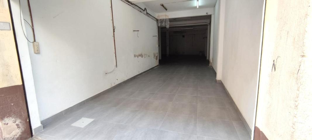 SE VENDE LOCAL COMERCIAL EN ZONA PLAZA ESPAÑA-ESCLAVAS photo 0
