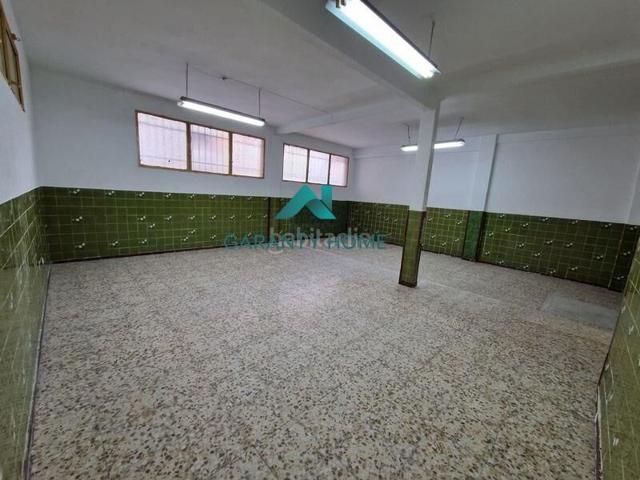 Local en venta en Reyes, Parla photo 0