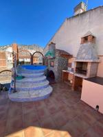 Chalet adosado en venta en Durcal photo 0