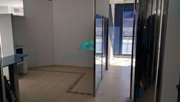 Oficina en venta en el centro de Badajoz - Posibilidad de adaptar a vivienda photo 0