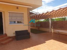 Chalet pareado en venta en Zona Pueblo, Pilar de la Horadada photo 0