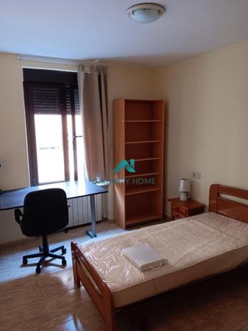 Piso en alquiler para estudiantes y profesionales en Carmelitas,Salamanca photo 0
