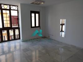 SE ALQUILA LOCAL EN LA CALLE JAIME, LUCENA photo 0