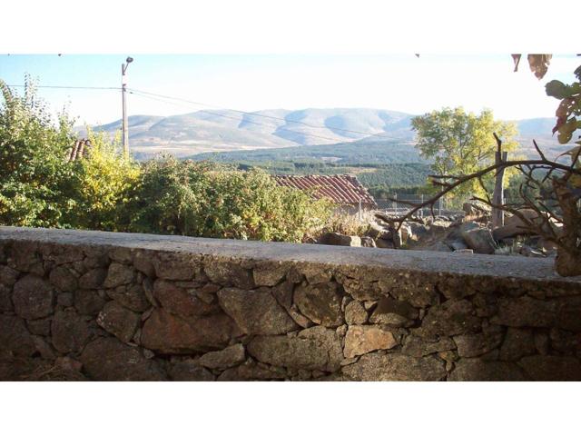 Vivienda para reformar con patio en Sierra de Gredos. photo 0