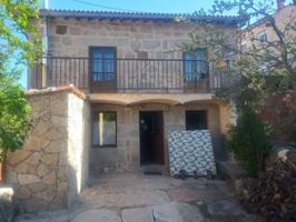 Casa de pueblo reformada con patio en Sierra de Gredos. photo 0