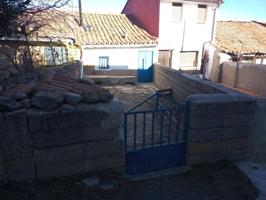 Casa de pueblo con patio en Sierra de Gredos. photo 0