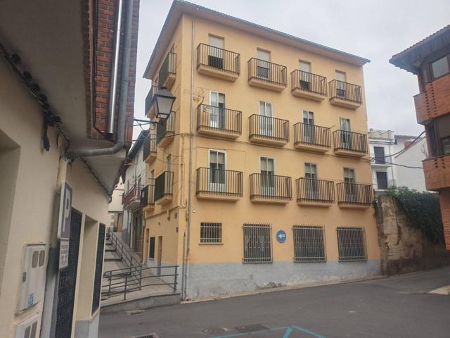 Edificio señorial en el corazón de El Barco de Ávila: para inversores o viviendas particulares. photo 0