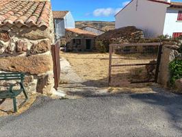 Casa de pueblo habitable en verano, con parcela. photo 0