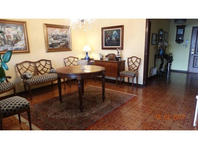 Piso en venta en Laredo photo 0