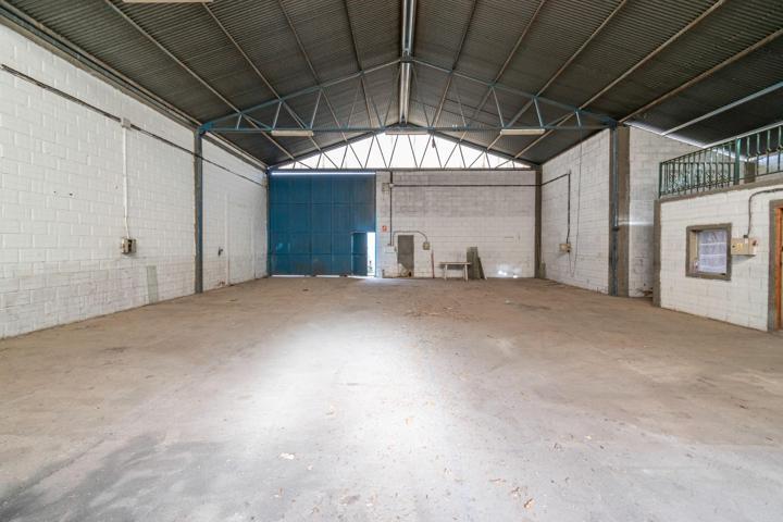 NAVE INDUSTRIAL DE 240M2 EN JUN-GRANADA photo 0