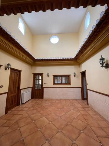 🏡 IMPRESIONANTE CASA PAREADA EN EL CENTRO DE OJÍJARES – 335 m² CON PISCINA Y ESTILO ANDALUZ ☀️ photo 0