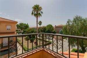 🏡 Tu nuevo hogar en Belicena te está esperando – ¡Adosada en esquina con patio y garaje! photo 0