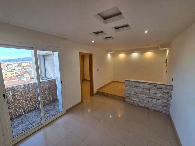 Piso En venta en Calle De Pompeu Fabra, Centre - Casco Antiguo, Sant Boi De Llobregat photo 0