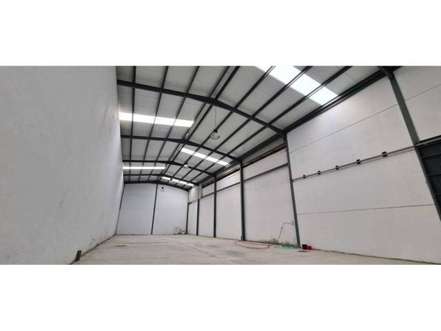 Nave comercial en alquiler en Baena photo 0