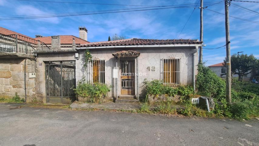 CASA de piedra de PLANTA BAJA, a reformar a 4 km de Valenzá (Barbadas) de la ciudad. photo 0